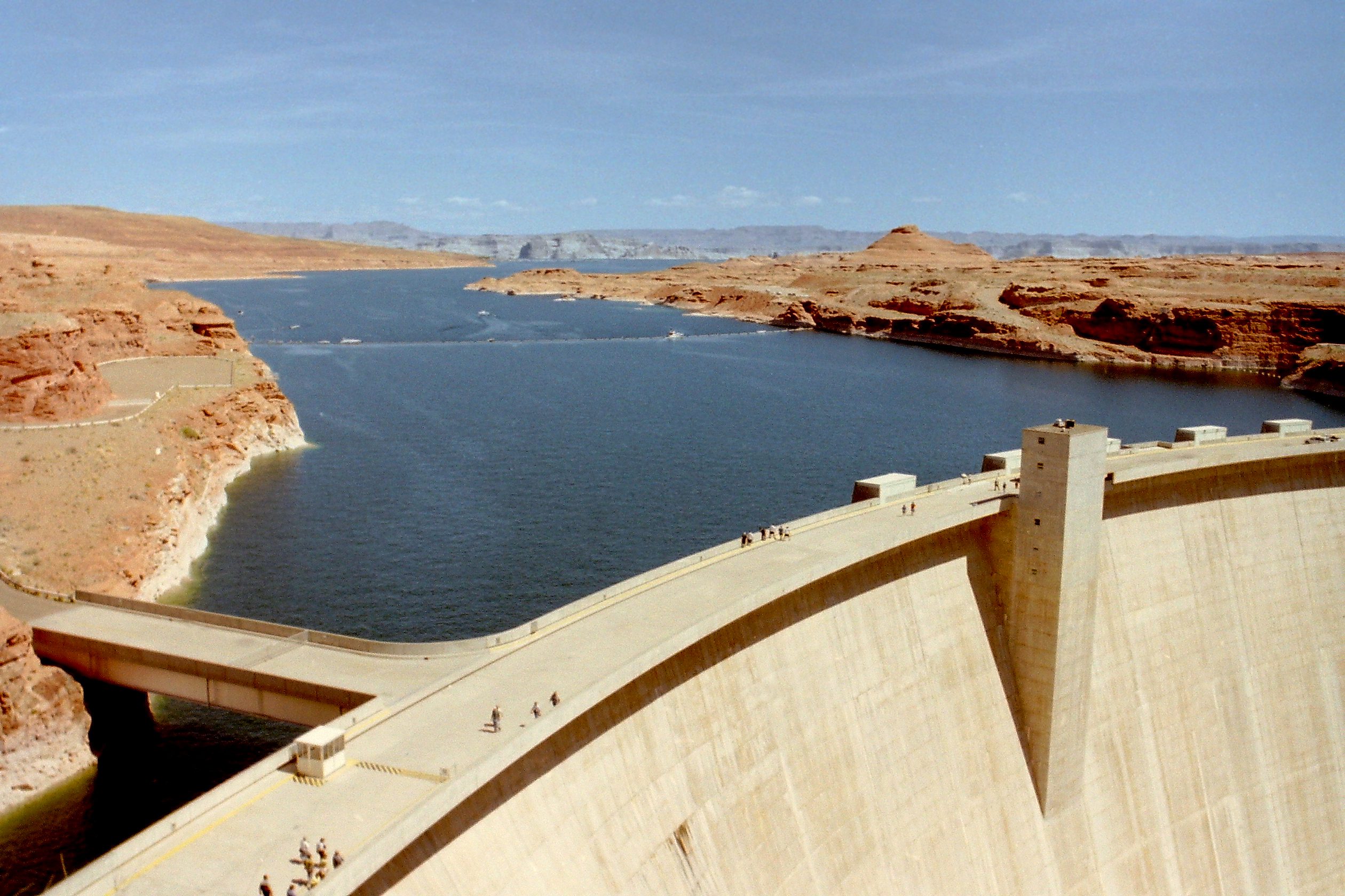 The US Bureau of Reclamation warns of risks to Glen Canyon Dam's water release system if Lake Powell's water level drops too low.