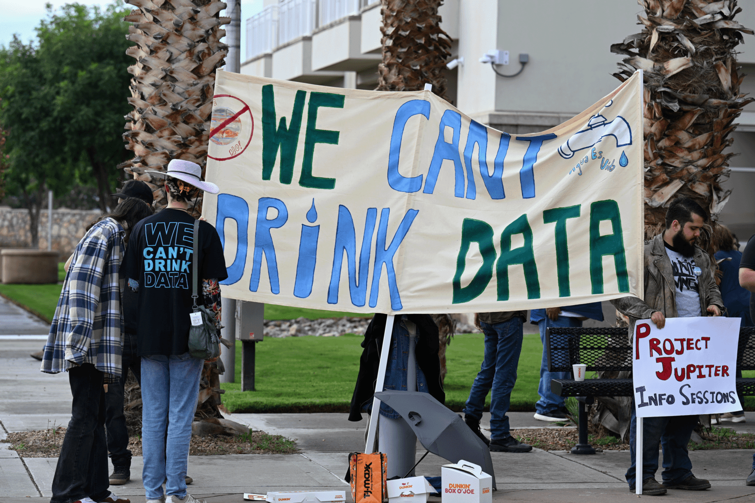 Protests over Project Jupiter. Image by Source New Mexico.