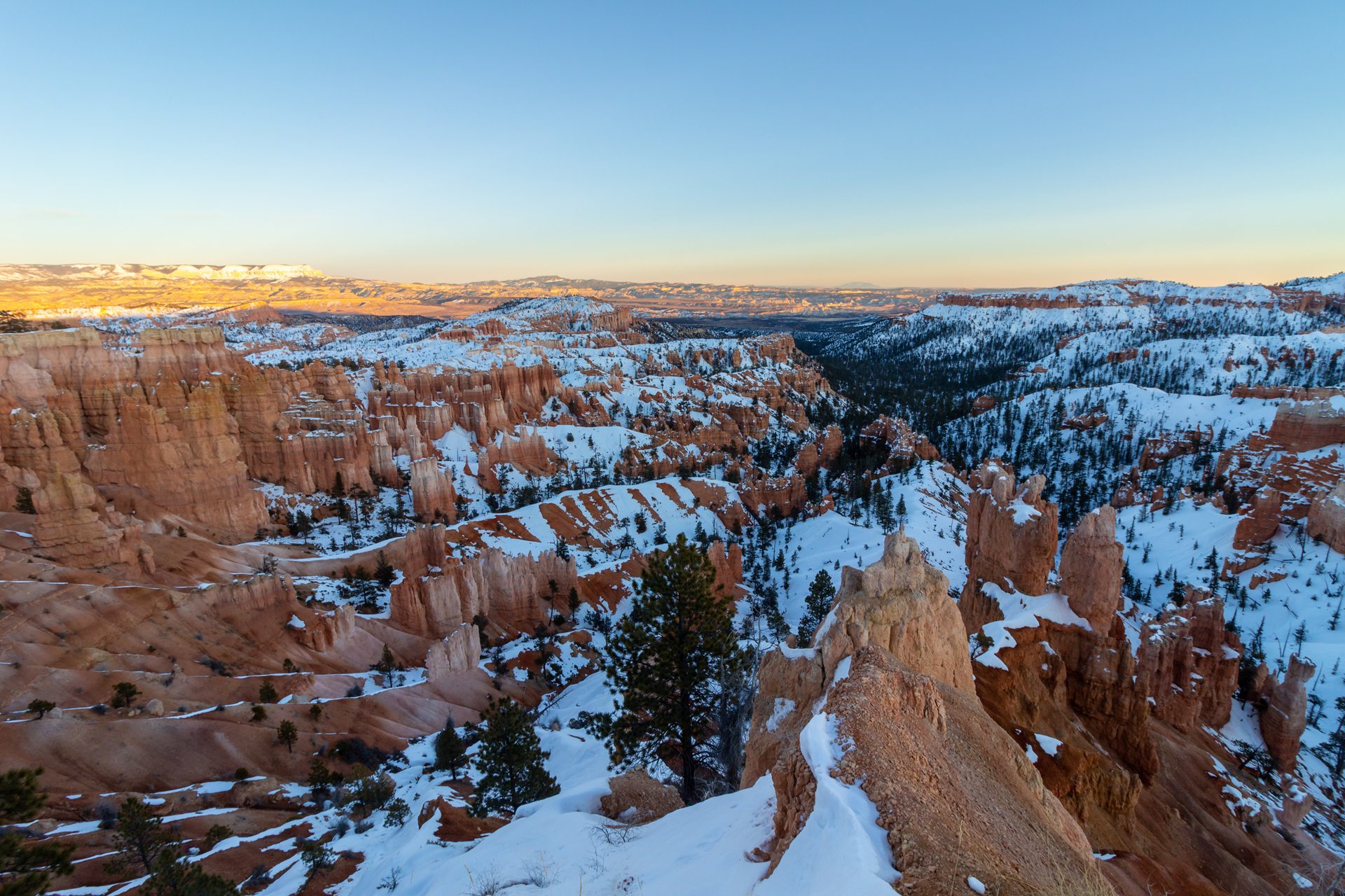 Utah snow scene - Bryce Canyon